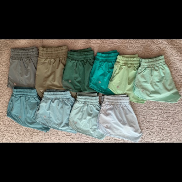 Lululemon Hotty Hot shorts - Picture 3 of 6